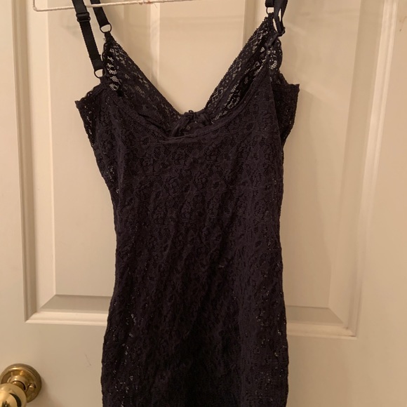 GORGEOUS VINTAGE BLACK LACE SLIP💕💘 - Picture 2 of 2